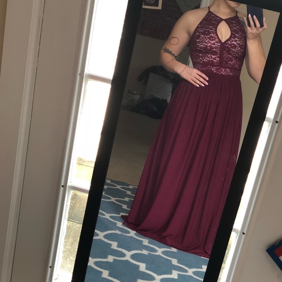 Red Sequin Keyhole Bridesmaid Dress size 4 - Picture 3 of 3